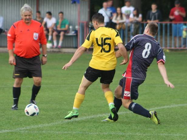 Z utkání Jestřabí Lhota - Žiželice (2:2, PK 1:4).