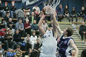 Z utkání BC Kolín - Lokomotiva Plzeň (85:70).