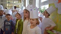 K tříkrálovému průvodu se přidaly i děti ze školní družiny z 5. základní školy Mnichovická v Kolíně.