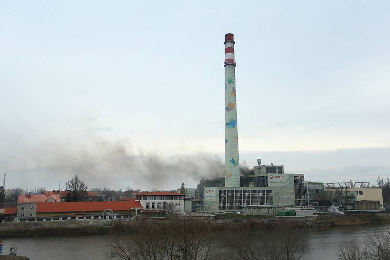 K výbuchu a následnému požáru došlo v kolínské elektrárně v pondělí 28. prosince.