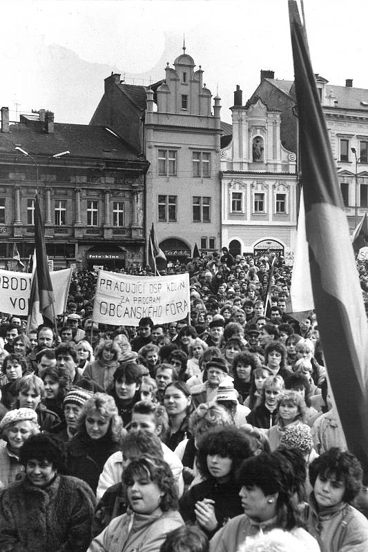 Generální stávka v Kolíně v listopadu 1989.