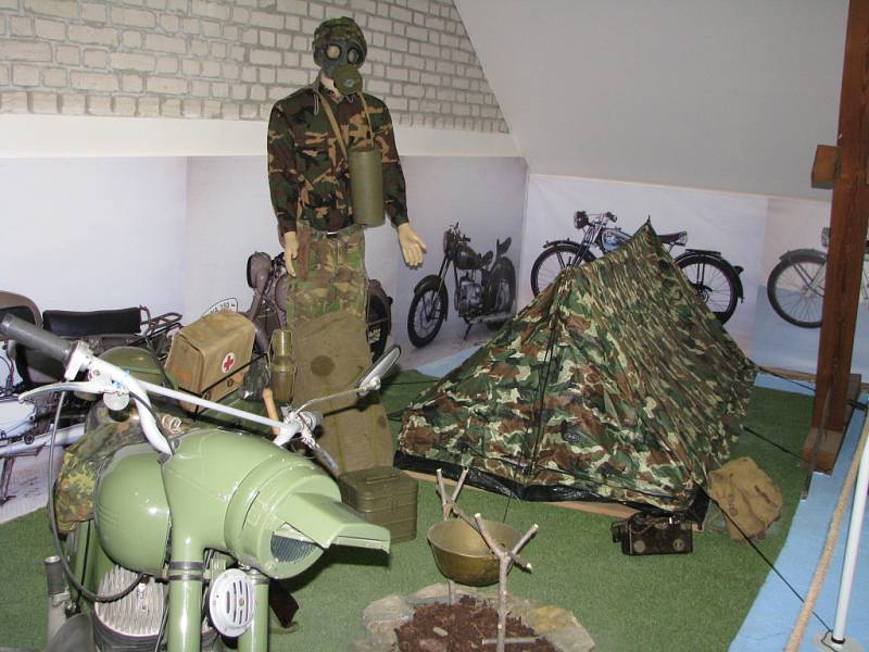 Ze slavnostního otevírání Muzea veteránů v Radovesnicích II