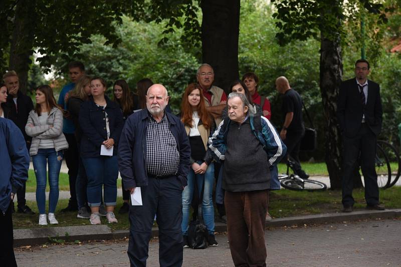 Pietní akt v Lošanech pozdravil telefonem z Ameriky Josef Mašín