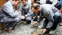 Pokládání nových stolpersteinů