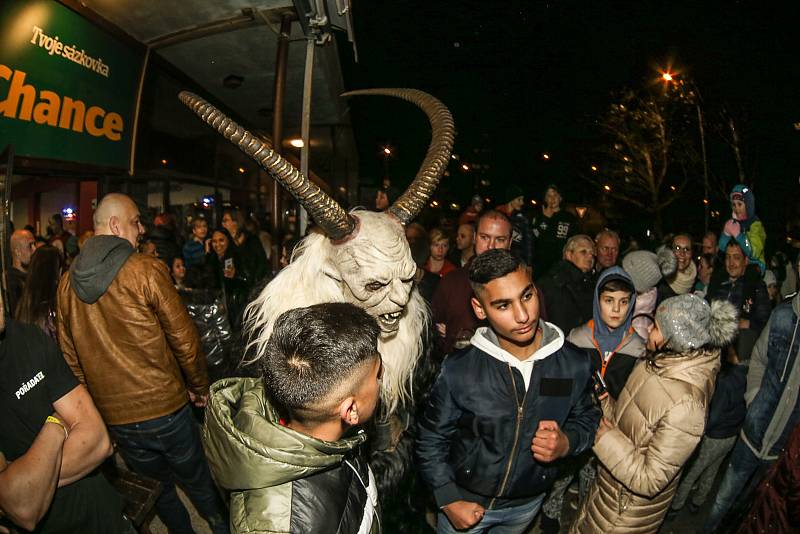 Krampus čerti v kolínské pivnici Barborka.