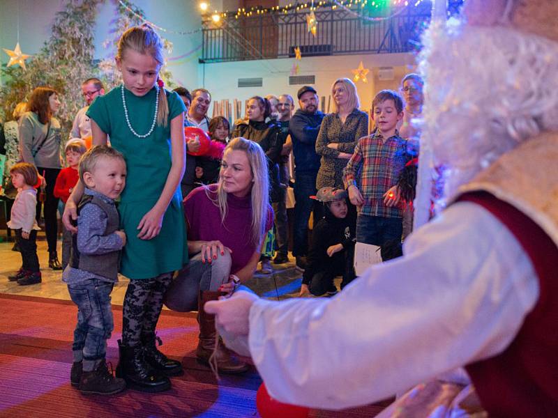 Z Mikulášské party v hotelu Theresia v Kolíně.