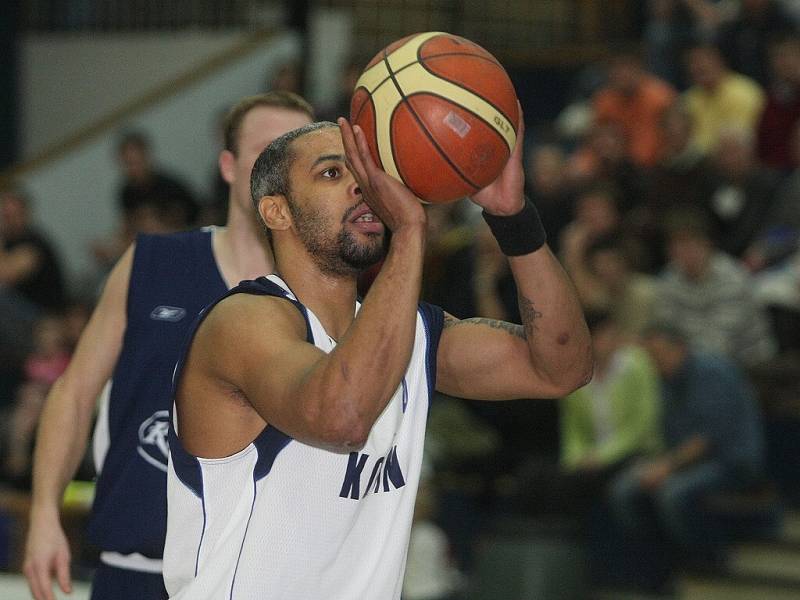 Z utkání Mattoni NBL Kolín - Poděbrady (85:80).