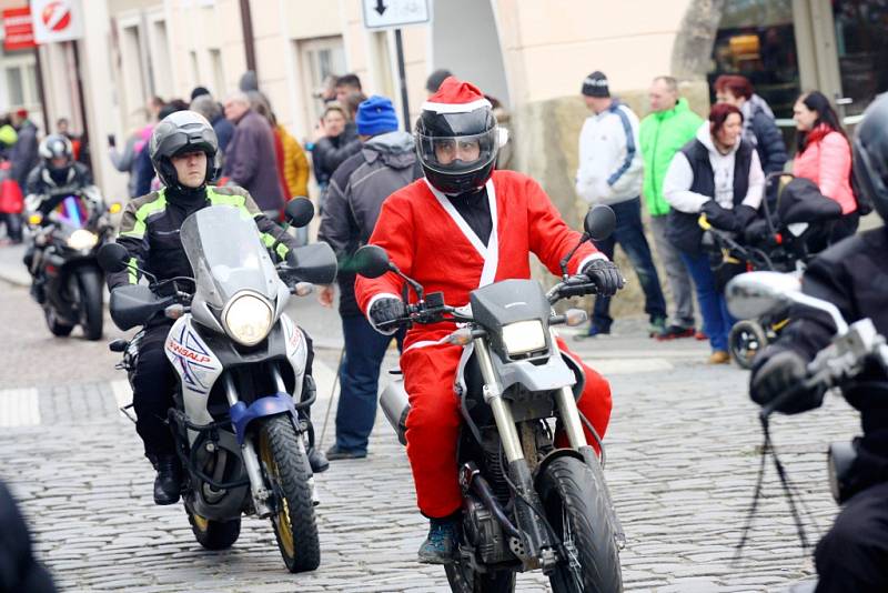 Vánoční výjezd motorkářů pod taktovkou Kolínské verbeže