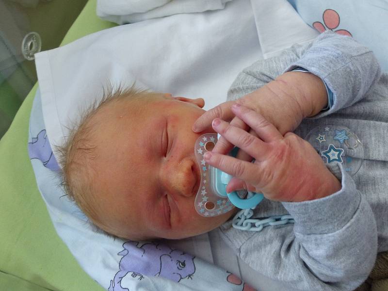 Václav Herold se narodil 15. července 2022 v kolínské porodnici, vážil 3425 g a měřil 50 cm. V Kolíně se z něj těší maminka Aneta a tatínek Václav.