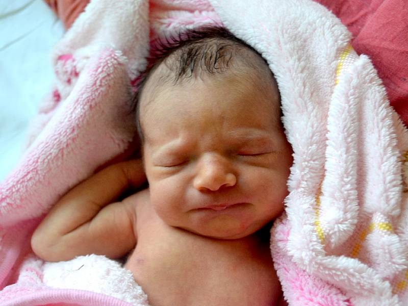 Sára Trampotová se narodila 12. května 2014 mamince Barboře a tatínkovi Michalovi z Městce Králové. Holčička se chlubila výškou 50 centimetrů a váhou 3045 gramů. Dětským světem sestřičku provede tříletý Ondra.