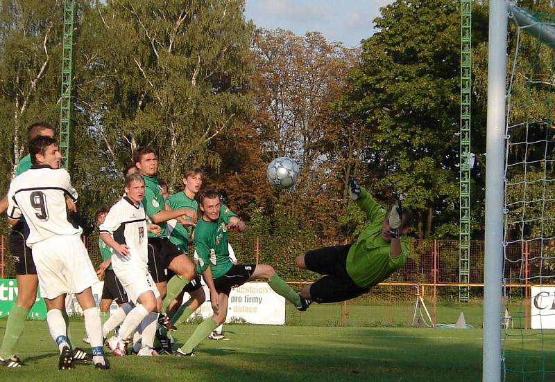 Z pohárového utkání Olympia Hradec Králové - FK Kolín.