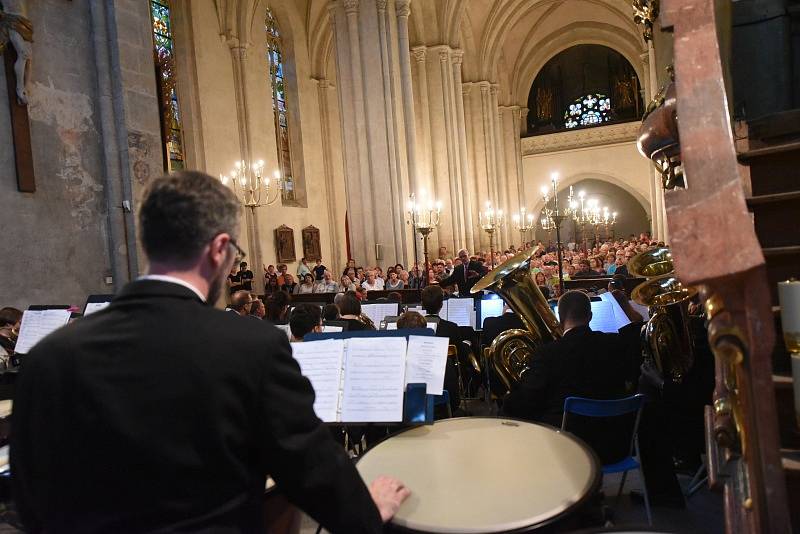 Sobota na Kmochově Kolínu byla pestrá, vrcholem se stal koncert Václava Neckáře.