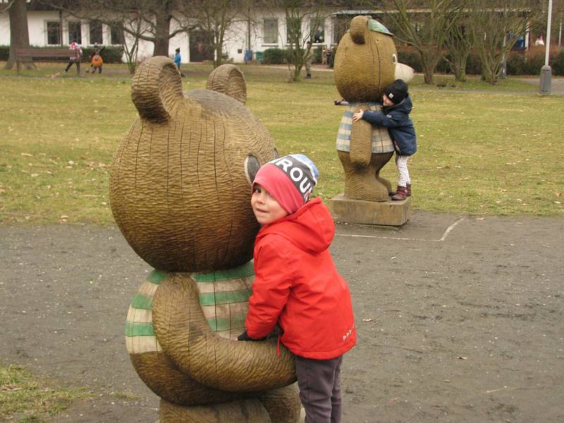 Malí Kolíňáci na Medvědí louce a přilehlém dětském hřišti.