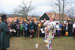 Národopisný pořad na téma lidového masopustu přilákal do skanzenu obrovské množství návštěvníků.