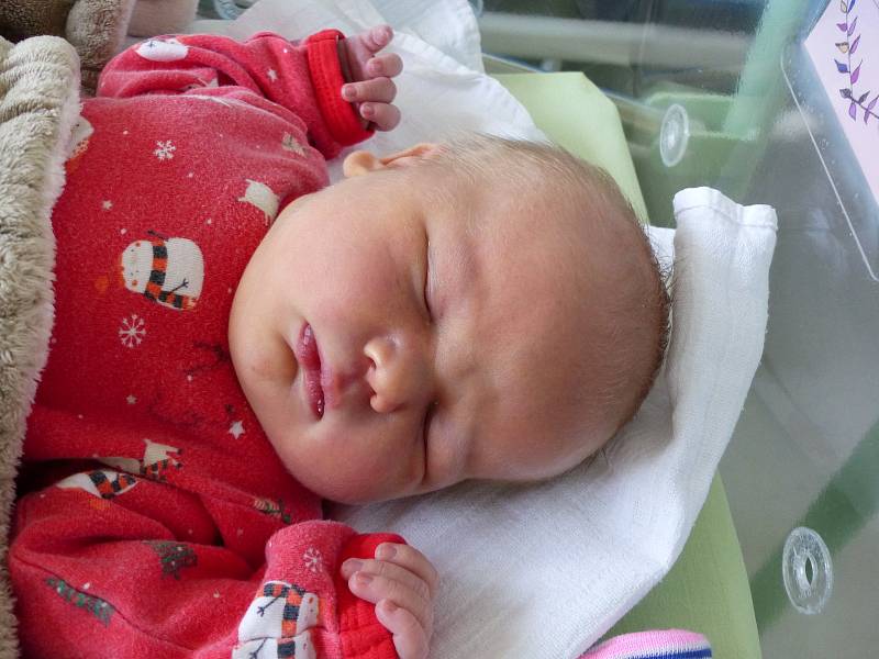 Barbora Veletová se narodila 1. dubna 2022 v kolínské porodnici, vážila 3815 g a měřila 51 cm. Do Pertoltic si ji odvezla sestřička Verunka (4) a rodiče Kristýna a Vladimír.