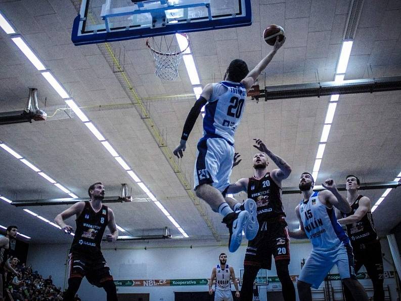 Z utkání BC Geosan Kolín - Svitavy 90:95.