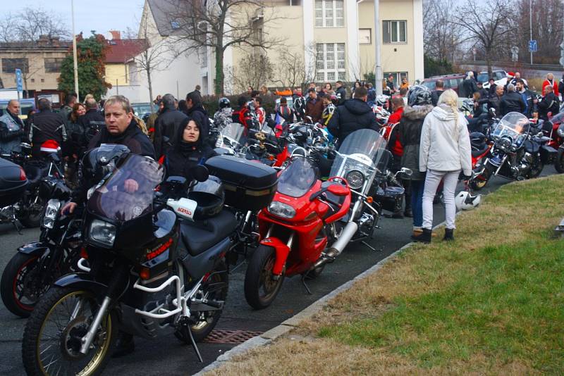 Vánoční vyjížďka kolínských motorkářů