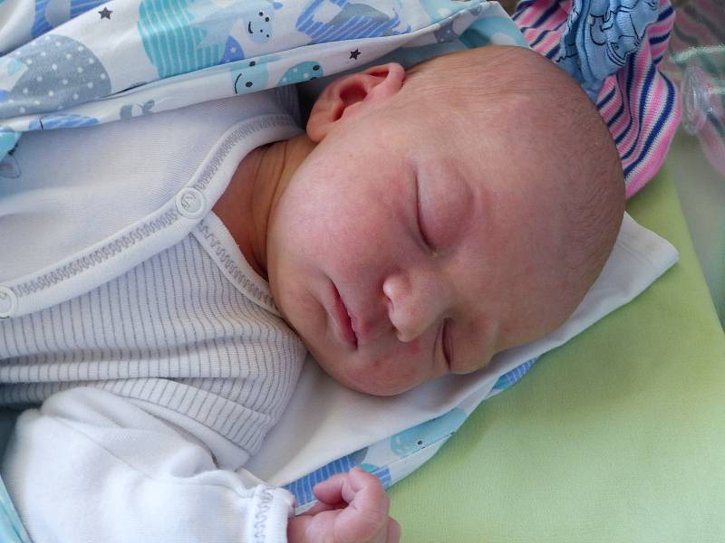 Tadeáš Janouch se narodil 18. března 2022 v kolínské porodnici, vážil 3530 g a měřil 48 cm. V Pečkách ho přivítal bráška Jáchym (3) a rodiče Andrea a Jakub.