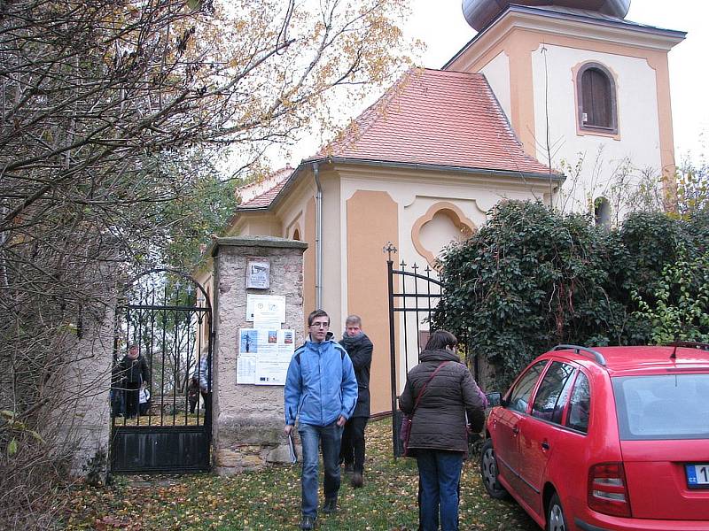 Slavnostní zakončení letošních prací na kostele Nanebevzetí Panny Marie ve Lstiboři, listopad 2016