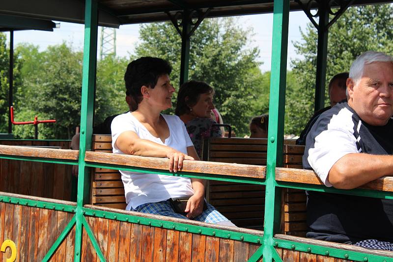 Sobotní jízdy výletním vláčkem na Kolínské řepařské drážce