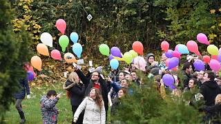 Studenti k výročí školy vypustili balonky - Kolínský deník