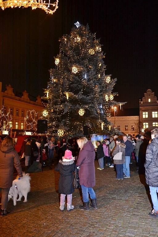 Česko zpívá koledy v Kolíně.