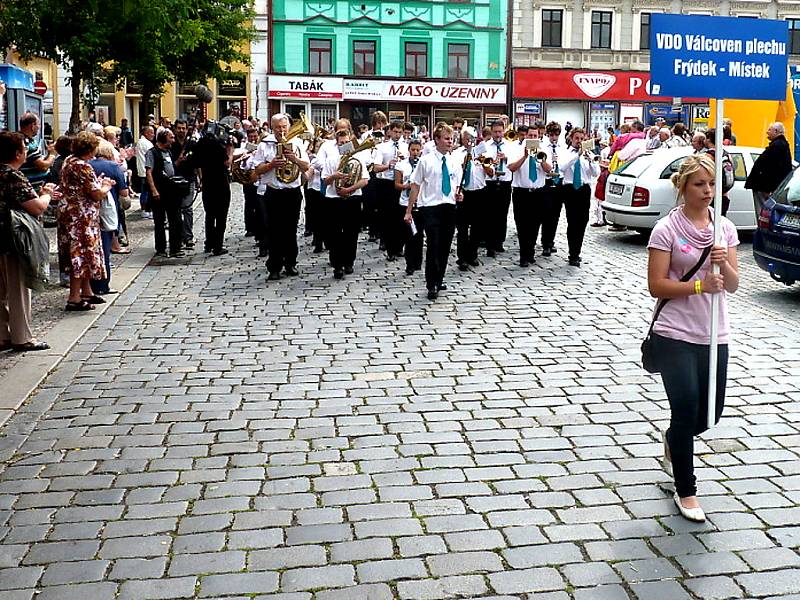 Hlavní slavnostní průvod Kmochova Kolína 2012