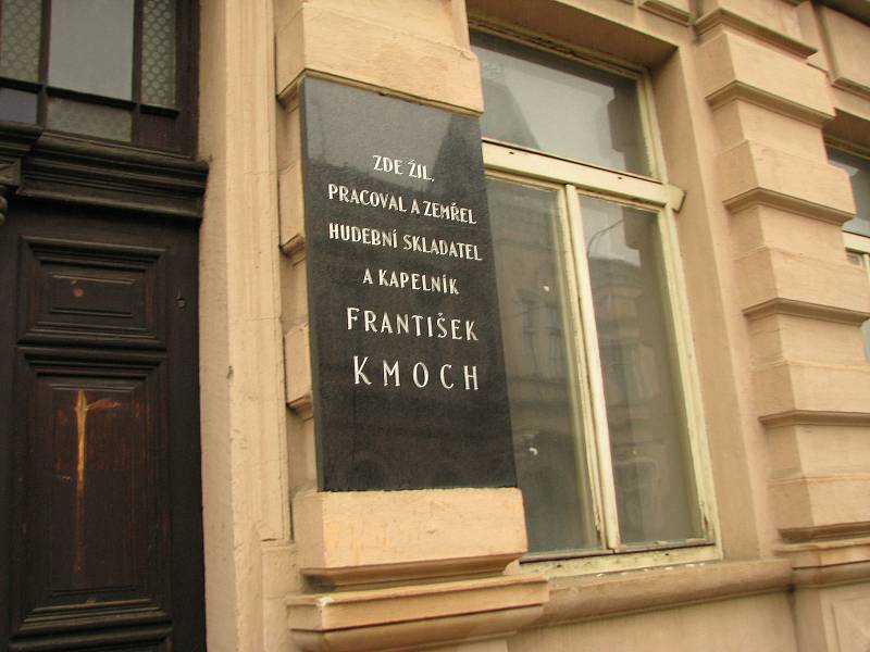 Kmochův dům v Kolíně je prázdný a podepisuje se na něm zub času.