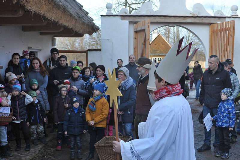 Tříkrálová koleda přilákala do Kouřimi davy lidí.