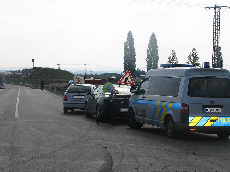 Dopravní nehoda na nově vybudované komunikaci z Kolína na Polepy