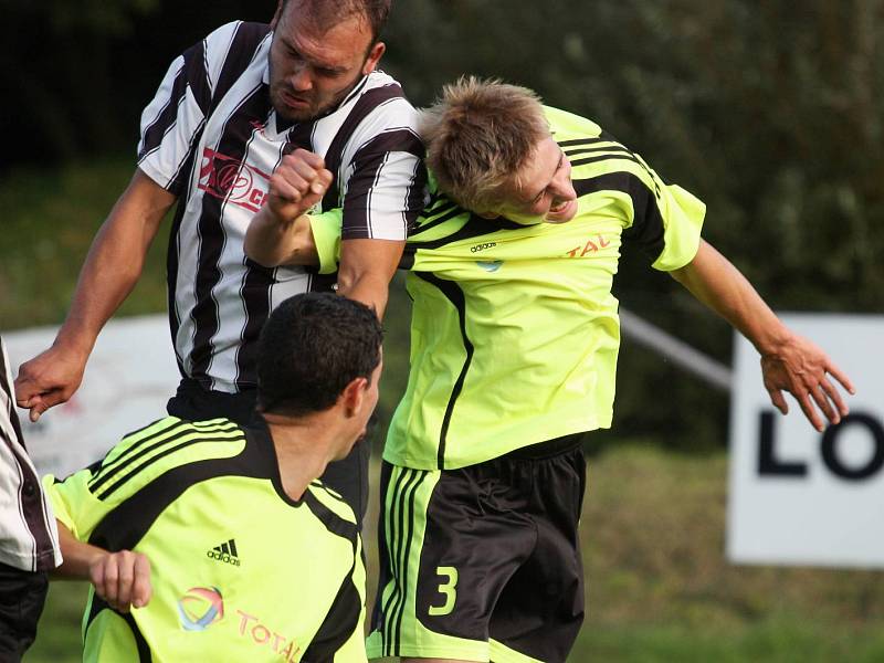 Z utkání Kouřim - Červené Pečky B (0:0).