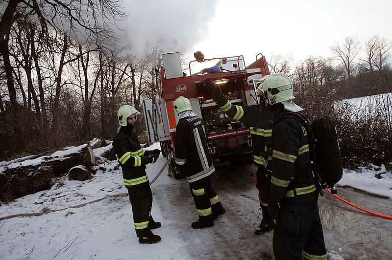 Požár v Klavarech. 19.2. 2009