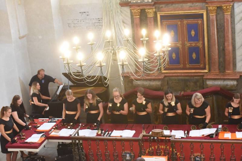 Originální hudební zážitek se naskytl v sobotu po poledni návštěvníkům kolínské synagogy.