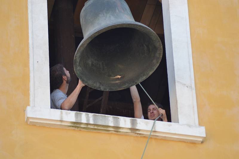 Zvon se rozezní nejpozději v neděli