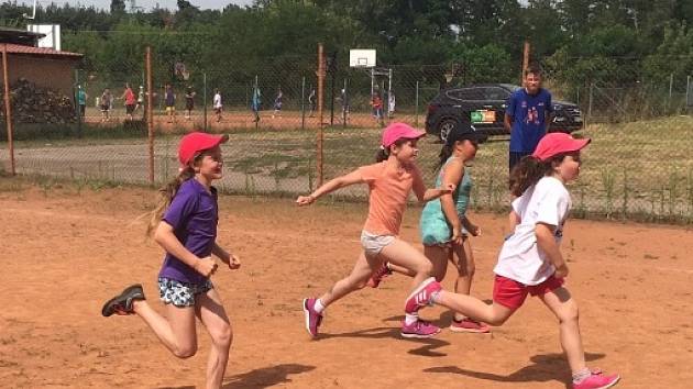 Malí sportovci se učí nejen basketbal