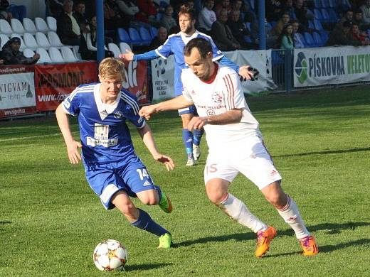 Z utkání FK Kolín - Třinec (1:1).