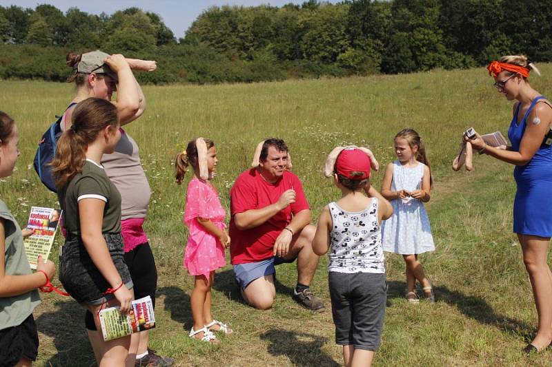 Souběžně s letním rodinným festivalem Kouřimská skála se v Kouřimi v sobotu odpoledne uskutečnil 18. ročník Putování s pohádkou. 