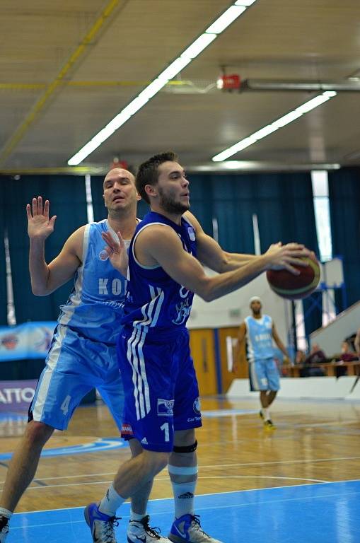 Z utkání BC Kolín - Ostrava (55:82).