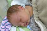 Šimon Kureš se narodil 19. října 2021 v kolínské porodnici, vážil 4515 g a měřil 54 cm. Do Olešky si ho odvezla sestřička Adélka (10) a rodiče Alena a Ivoš.