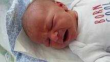 Adam Kýr se narodil 1. července 2022 v kolínské porodnici, vážil 3595 g a měřil 51 cm. Do Olešky si ho odvezla sestřička Julie (1.5) a rodiče Zuzana a Roman.