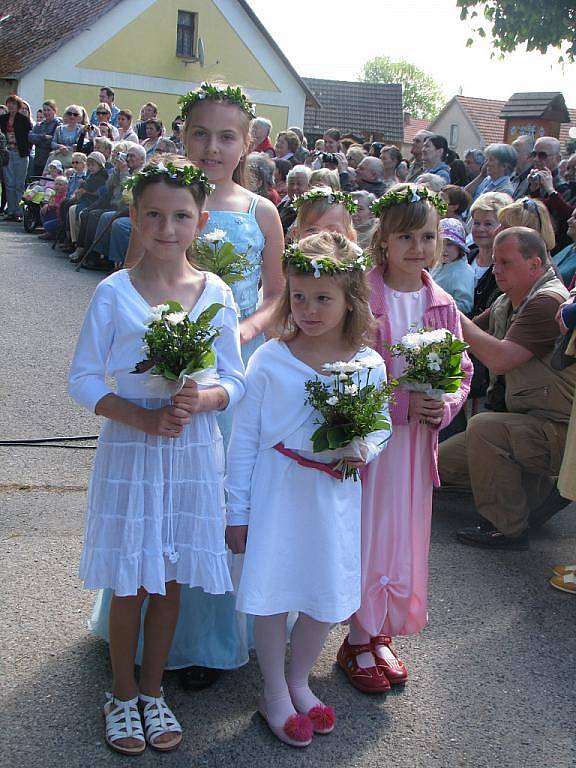 Bohoslužebné setkání při příležitosti vysvěcení opravené kapličky sv. Václava, Vyžlovka 8. května 2011