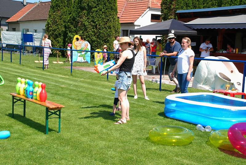 Dětský den na fotbalovém hřišti v Polepech