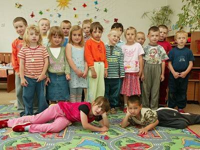 Děti z mateřské školy ve Stříbrné Skalici.