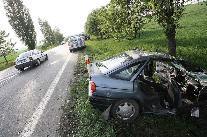 Nehoda na I/12 poblíž odbočky na Přistoupim, 12.5.2009