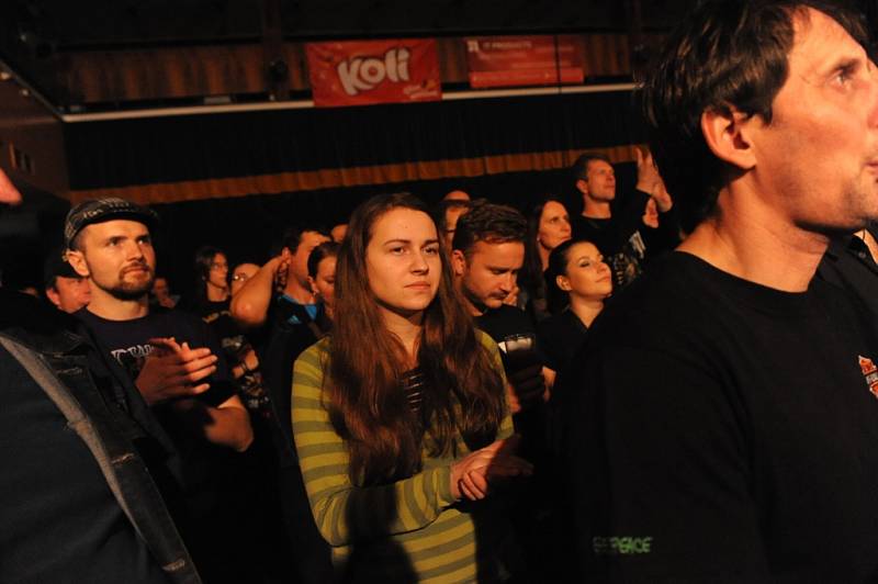 Na koncert zpěváka britské legendy Iron Maiden se sjeli metaloví fanoušci z celé republiky