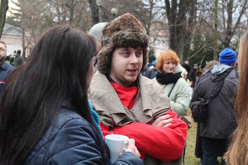 Živý betlém v Komenského parku v Kolíně se tradičně odehrál na Boží hod