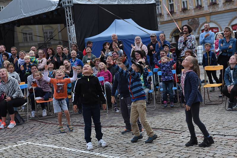 Gasparáda 2019 rozvířila kulturní dění na kolínském Karlově náměstí.
