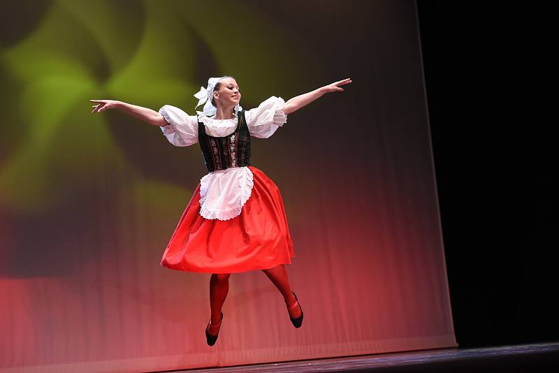 Taneční obory ZUŠ Františka Kmocha v Kolíně bilancovaly při  svém Galavečeru.