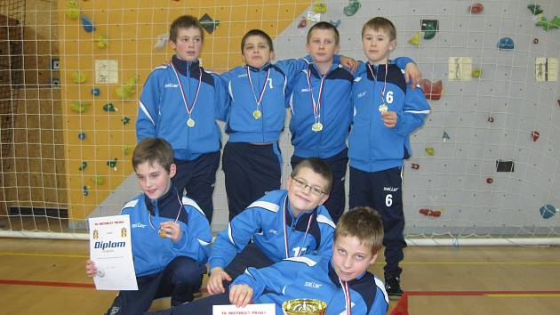 Kolínští mladíci opět vyhráli halový turnaj. Tentokrát v Radotíně.