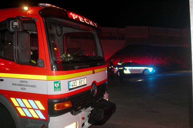 Situace u poříčanského nádraží poblíž viaduktu, kde vykolejil nákladní vlak se dvěma cisternovými vagóny